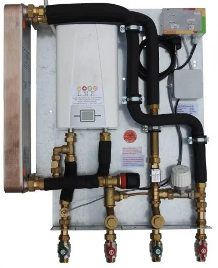 Warmwassermodul Hybrid mit E - Durchlauferhitzer
für Warmwasser
Elektronische Regelung